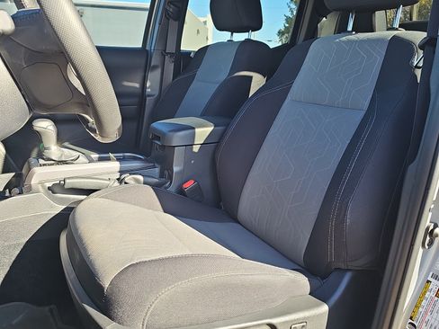 Used 2023 Toyota Tacoma TRD Sport w/ Technology Package image 21