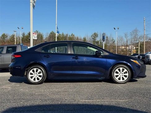 Used 2024 Toyota Corolla LE image 2