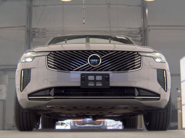 Used 2026 Volvo XC90 B6 Plus AWD/4WD image 2