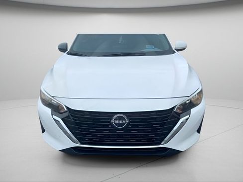 Used 2024 Nissan Sentra SV FWD image 2