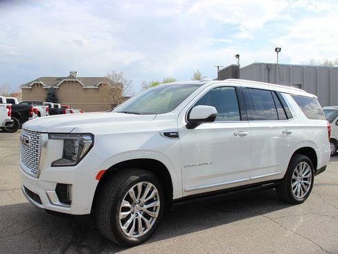 Used 2023 GMC Yukon Denali w/ Advanced Technology Package image 1