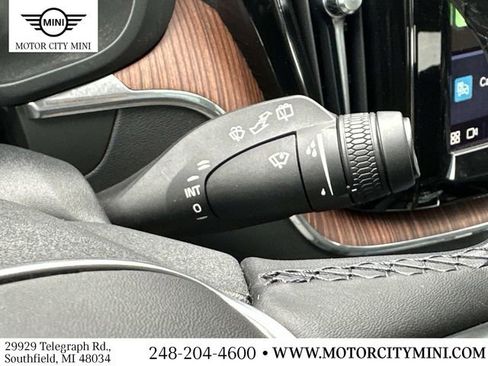 Used 2023 Volvo XC60 B6 Ultimate w/ Climate Package AWD/4WD image 28