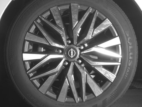 Used 2025 Nissan Altima 2.5 SV FWD image 12