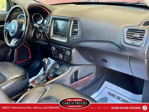 Used 2018 Jeep Compass Trailhawk AWD/4WD image 16
