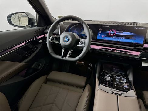 New 2026 BMW 550e xDrive w/ Executive Package image 24