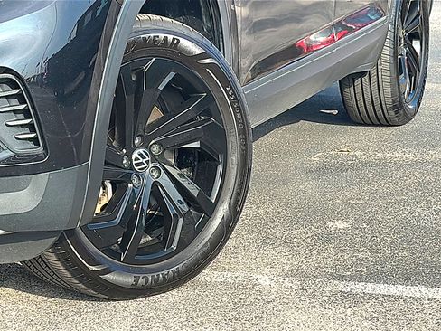 Used 2022 Volkswagen Atlas SE image 3