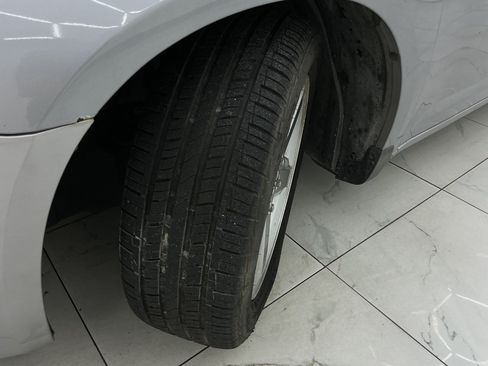 Used 2014 Chrysler 200 LX FWD image 17