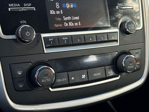 Used 2016 Nissan Altima 2.5 SV image 19