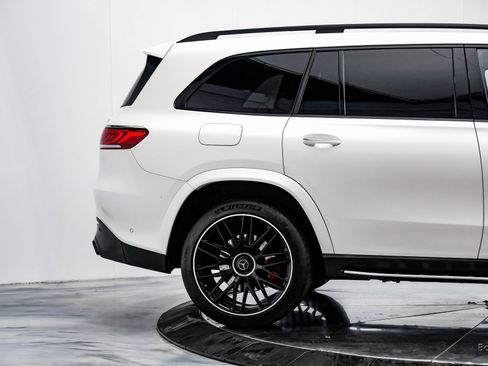 Used 2022 Mercedes-Benz GLS 63 AMG 4MATIC w/ Warmth & Comfort Package image 17