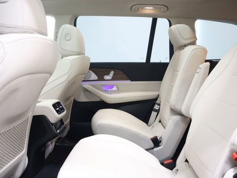 New 2026 Mercedes-Benz GLS 450 4MATIC image 27