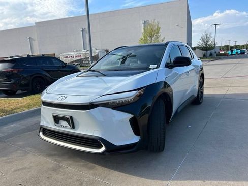 Used 2024 Toyota bZ4X AWD w/ Weather Package image 8