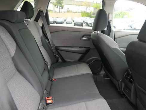 Used 2023 Nissan Rogue SV FWD image 23