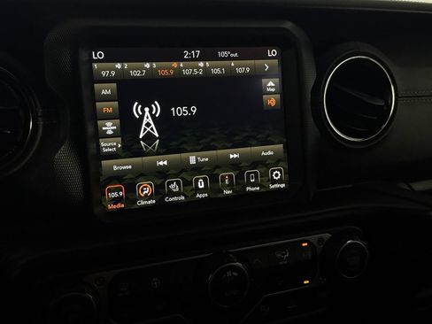 Used 2022 Jeep Gladiator Overland AWD/4WD image 18