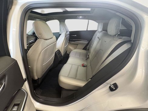 Used 2023 Cadillac XT4 Luxury w/ Cold Weather Package AWD/4WD image 23