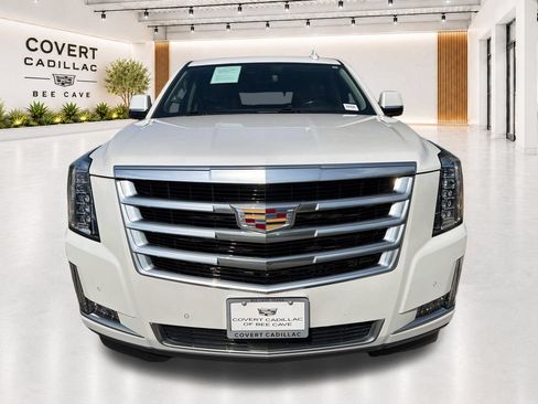 Used 2020 Cadillac Escalade Premium Luxury RWD image 3