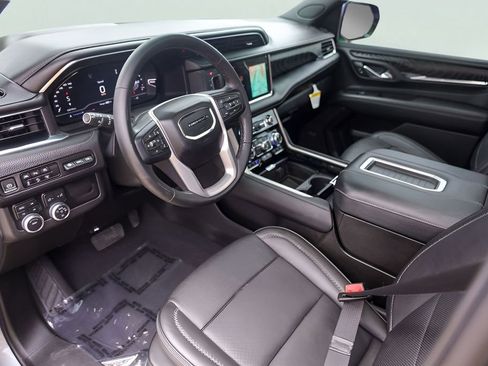 Used 2023 GMC Yukon Denali AWD/4WD image 13
