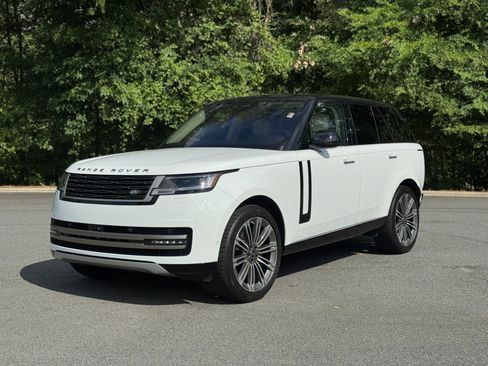 Used 2023 Land Rover Range Rover SE image 4