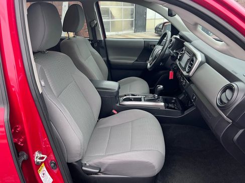 Used 2017 Toyota Tacoma SR5 image 15