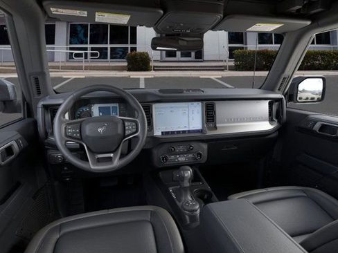 New 2025 Ford Bronco Outer Banks image 9