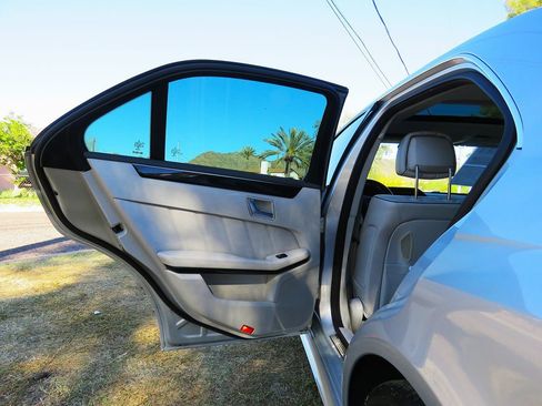 Used 2016 Mercedes-Benz E 400 Sedan image 18