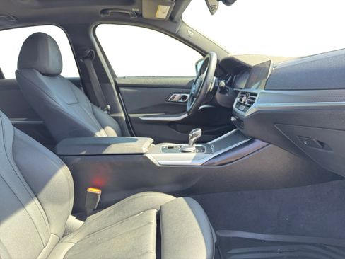 Used 2019 BMW 330i Sedan w/ M Sport Package RWD image 17