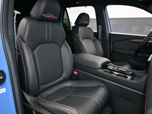 Used 2025 Honda Pilot TrailSport image 49