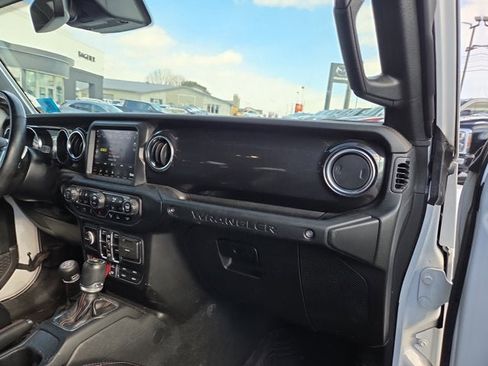 Used 2022 Jeep Wrangler Unlimited Rubicon image 17