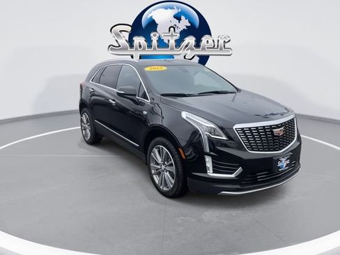 Used 2025 Cadillac XT5 Premium Luxury image 2
