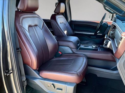 Certified 2024 Ford Expedition Limited image 29