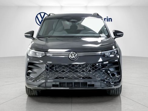 New 2026 Volkswagen Tiguan SE R-Line image 8