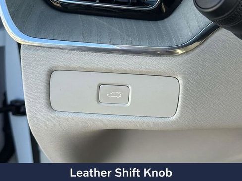 Used 2024 Volvo XC60 B5 Plus w/ Protection Package Premier image 27