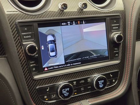 Used 2019 Bentley Bentayga image 40