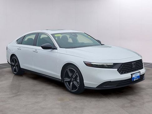 Used 2024 Honda Accord Sport image 3