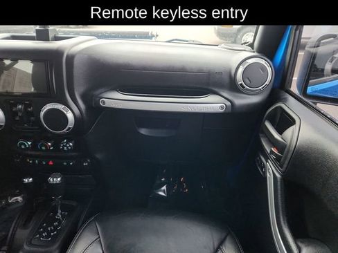 Used 2015 Jeep Wrangler Unlimited Sahara w/ Max Tow Package image 23