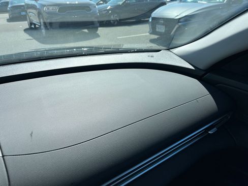 Used 2025 Hyundai Elantra SEL image 36