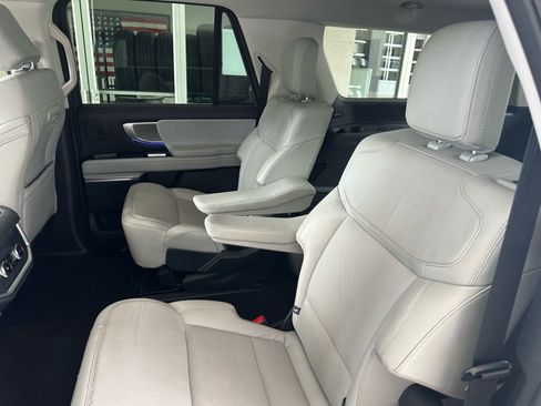 Certified 2025 Ford Expedition Max Platinum w/ Driver's Package AWD/4WD image 26