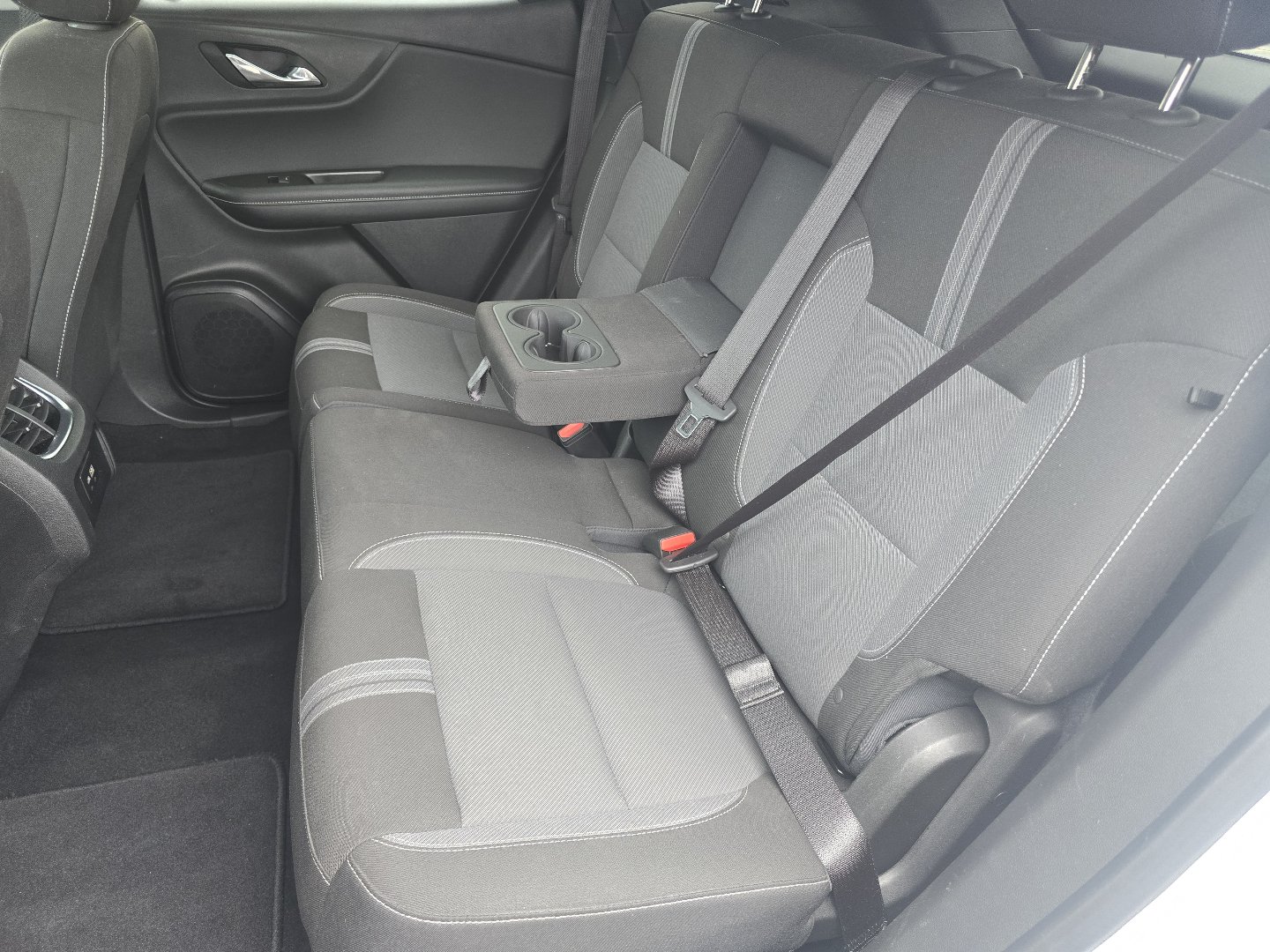 Used 2025 Chevrolet Blazer LT FWD image 27