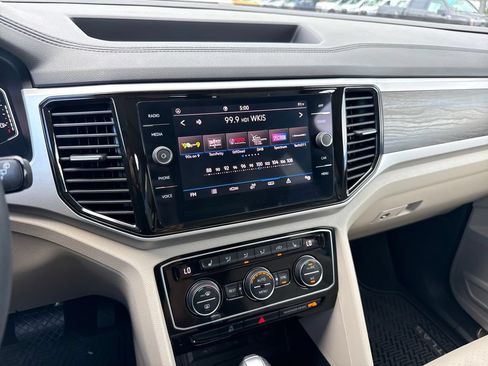 Used 2022 Volkswagen Atlas SE FWD image 19