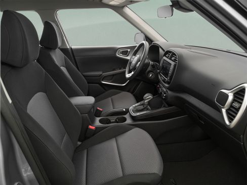 Used 2025 Kia Soul LX w/ LX Technology Package FWD image 25