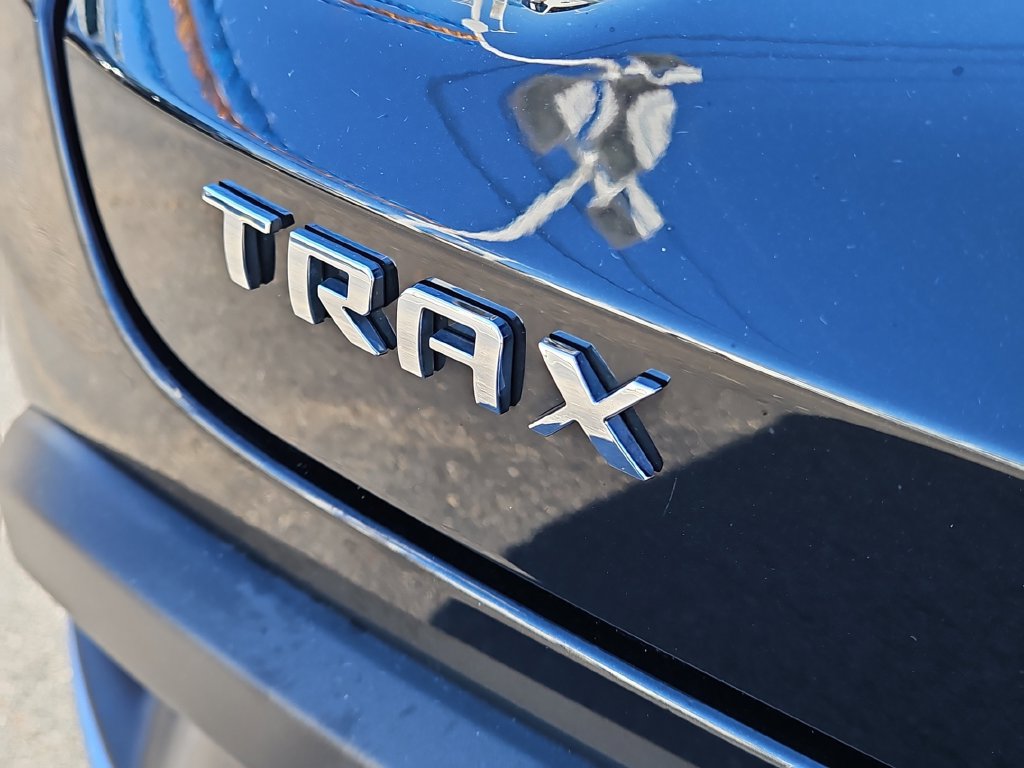 Used 2024 Chevrolet Trax LT FWD image 8