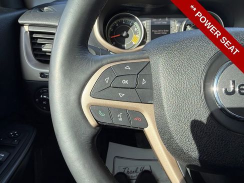 Used 2016 Jeep Cherokee Latitude w/ Comfort & Convenience Group image 17