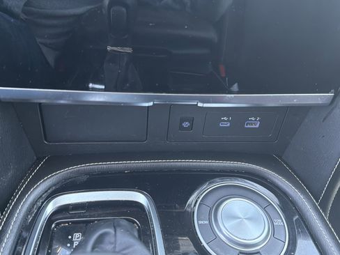 Used 2023 INFINITI QX80 Premium Select RWD image 10