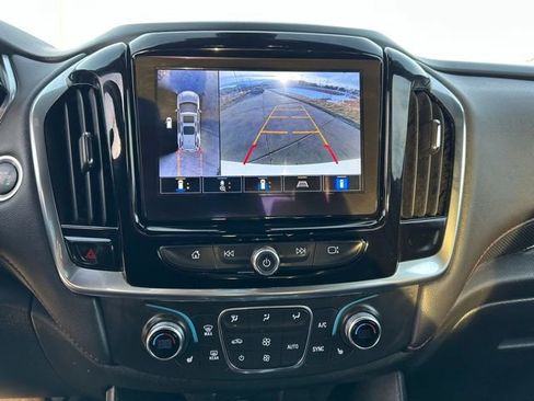 Used 2023 Chevrolet Traverse RS image 36