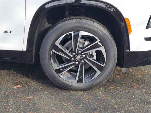 New 2026 Buick Enclave Sport Touring image 9