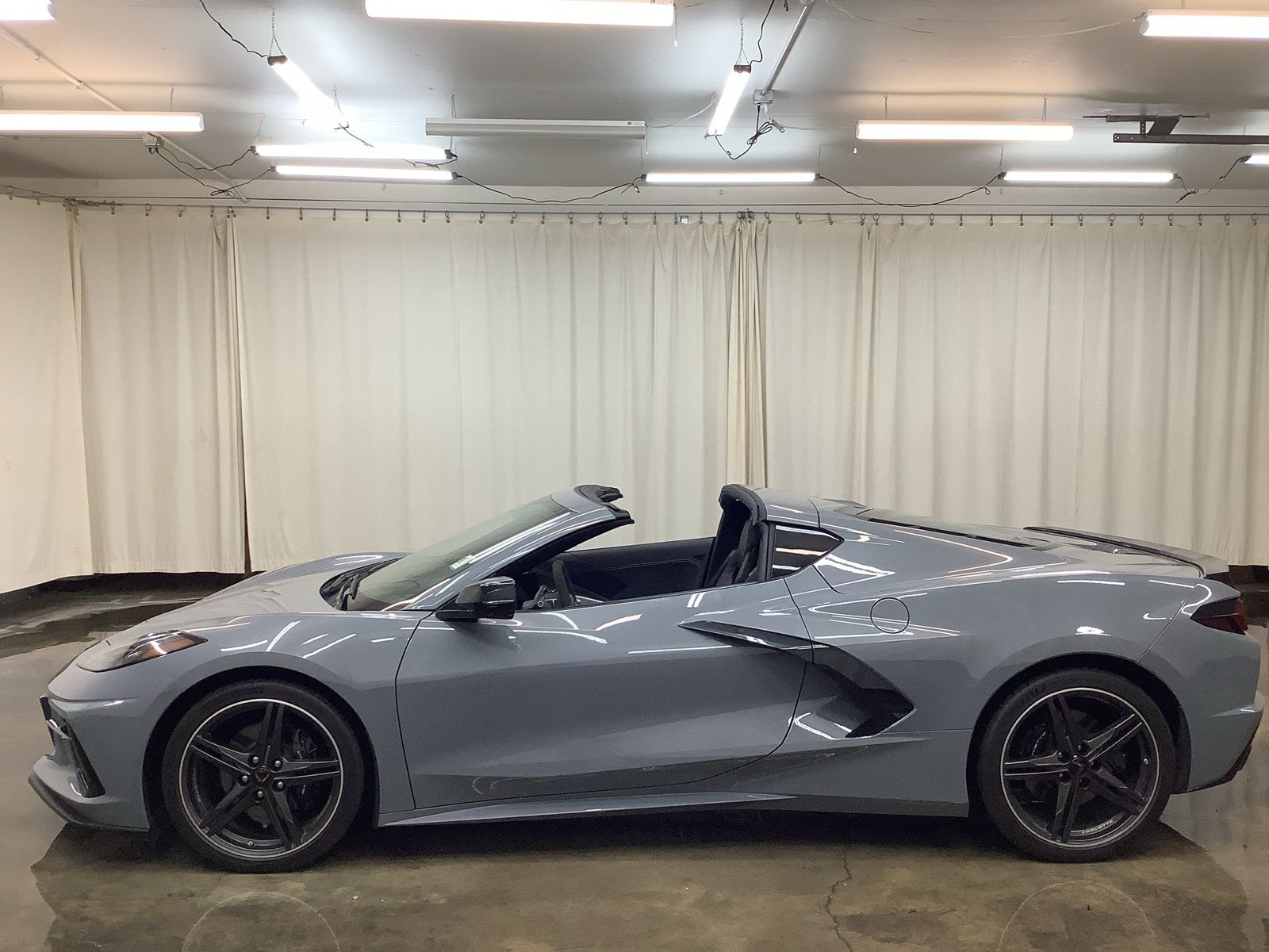 Used 2024 Chevrolet Corvette Stingray Coupe w/ 1LT RWD image 8