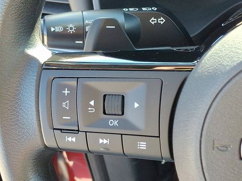 Used 2022 Nissan Rogue SV image 21