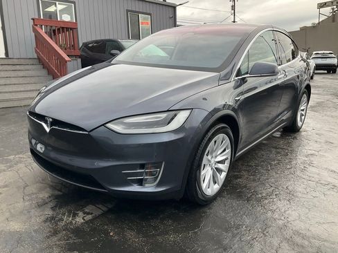 Used 2017 Tesla Model X 75D image 90
