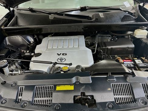 Used 2011 Toyota Highlander Limited w/ Tow Pkg AWD/4WD image 37