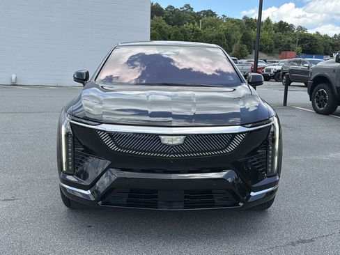 Used 2025 Cadillac Optiq Luxury 2 AWD/4WD image 2