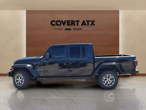 New 2025 Jeep Gladiator Sport image 2